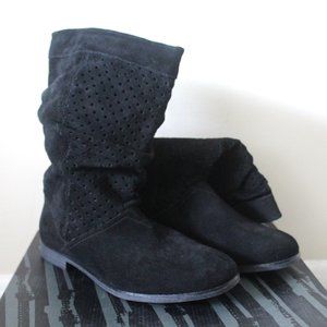 NWOT Toms Serra perforated suede boots